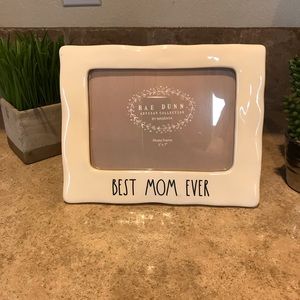 Accessories - Rae Dunn• Best Mom Ever• Frame Accessories - Rae Dunn• Best Mom Ever• Frame